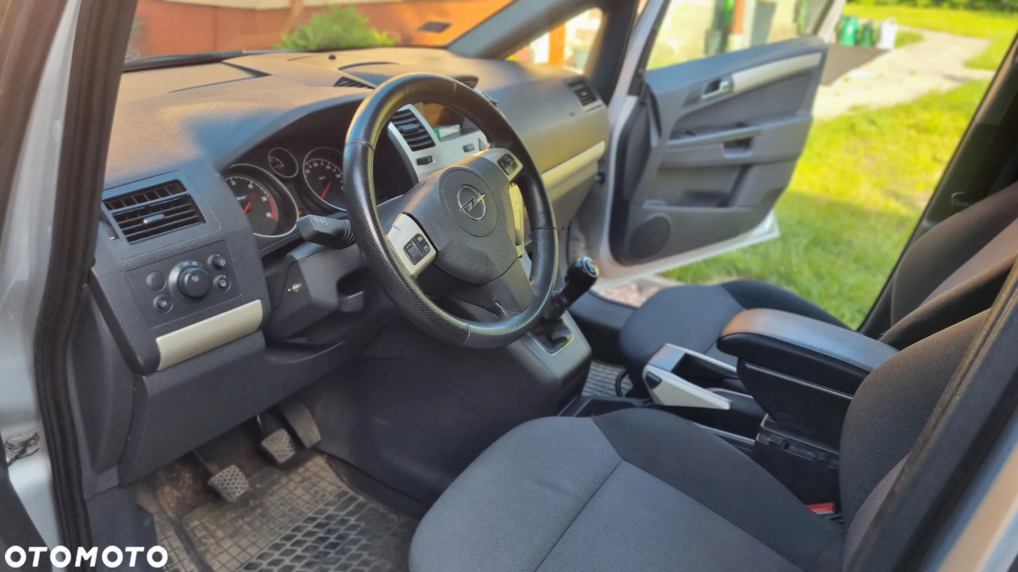 Opel Zafira - 8