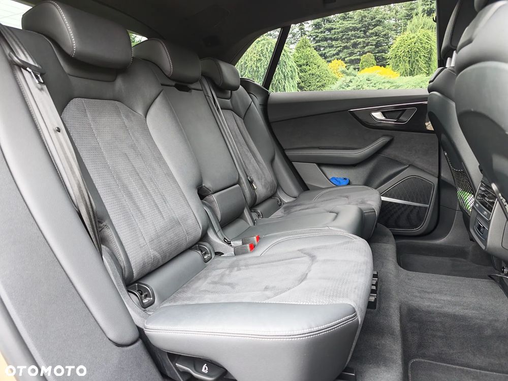 Audi Q8 55 TFSI e PHEV Quattro Tiptronic - 28