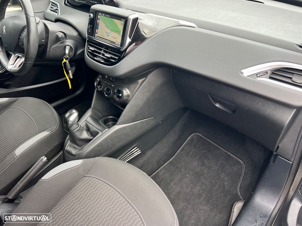 Peugeot 208 1.2 PureTech Active - 33