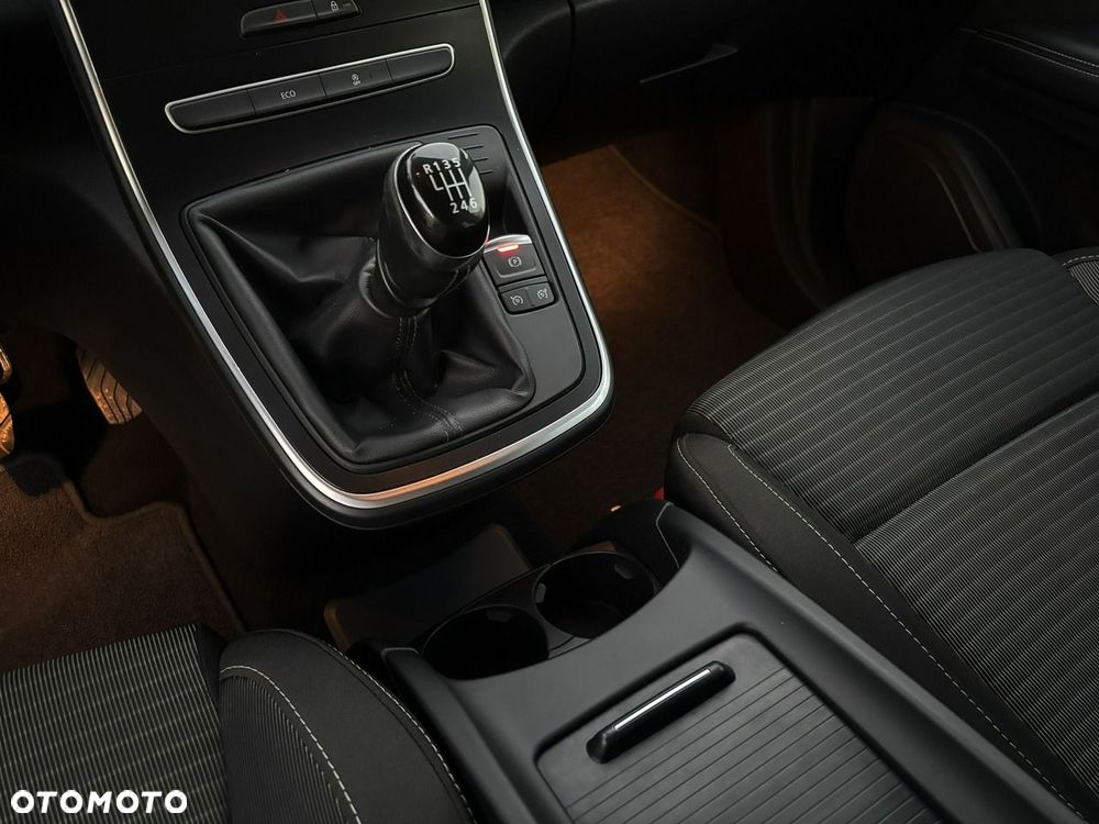 Renault Grand Scenic - 16