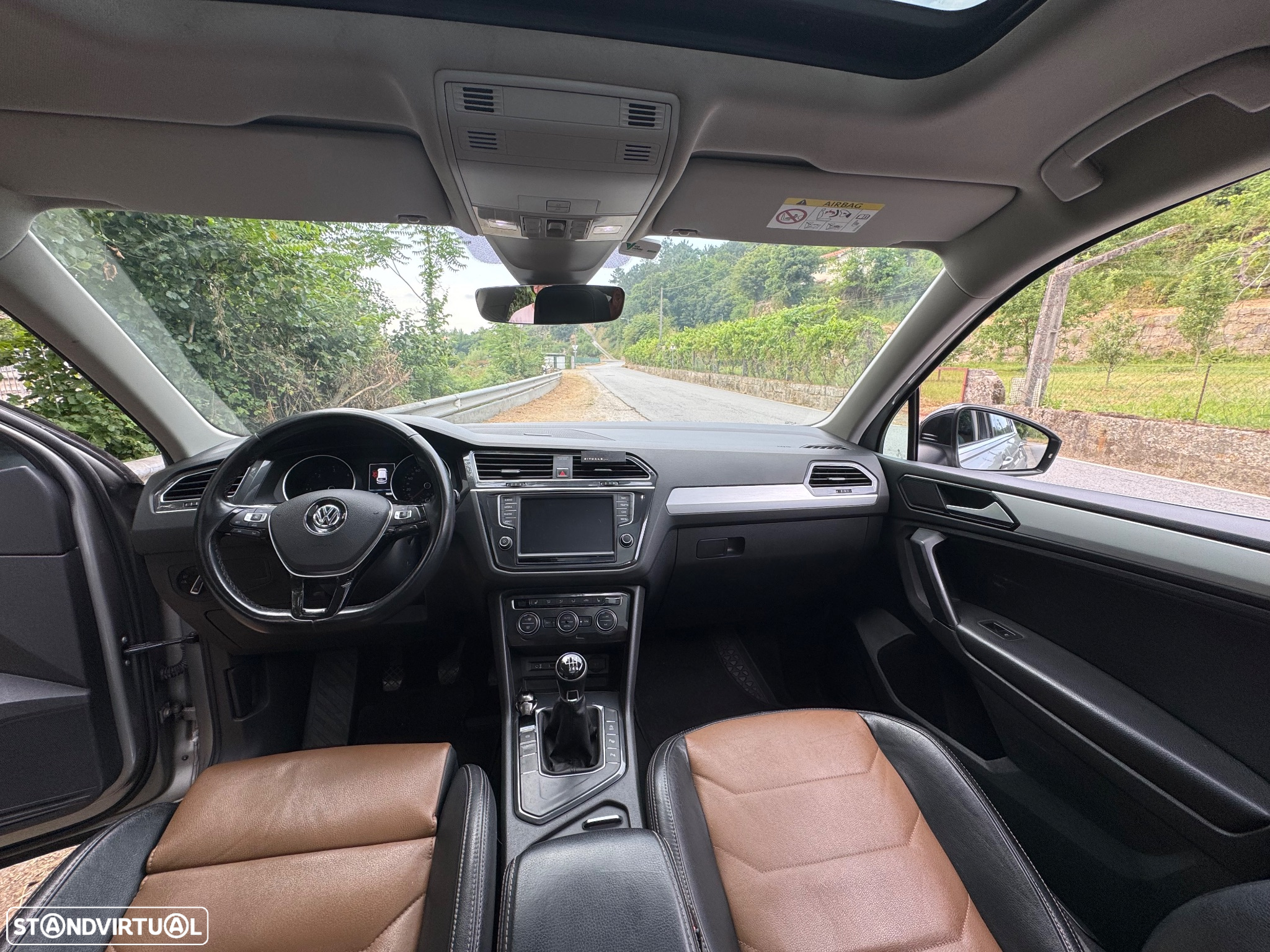 VW Tiguan 2.0 TDI R-Line - 9