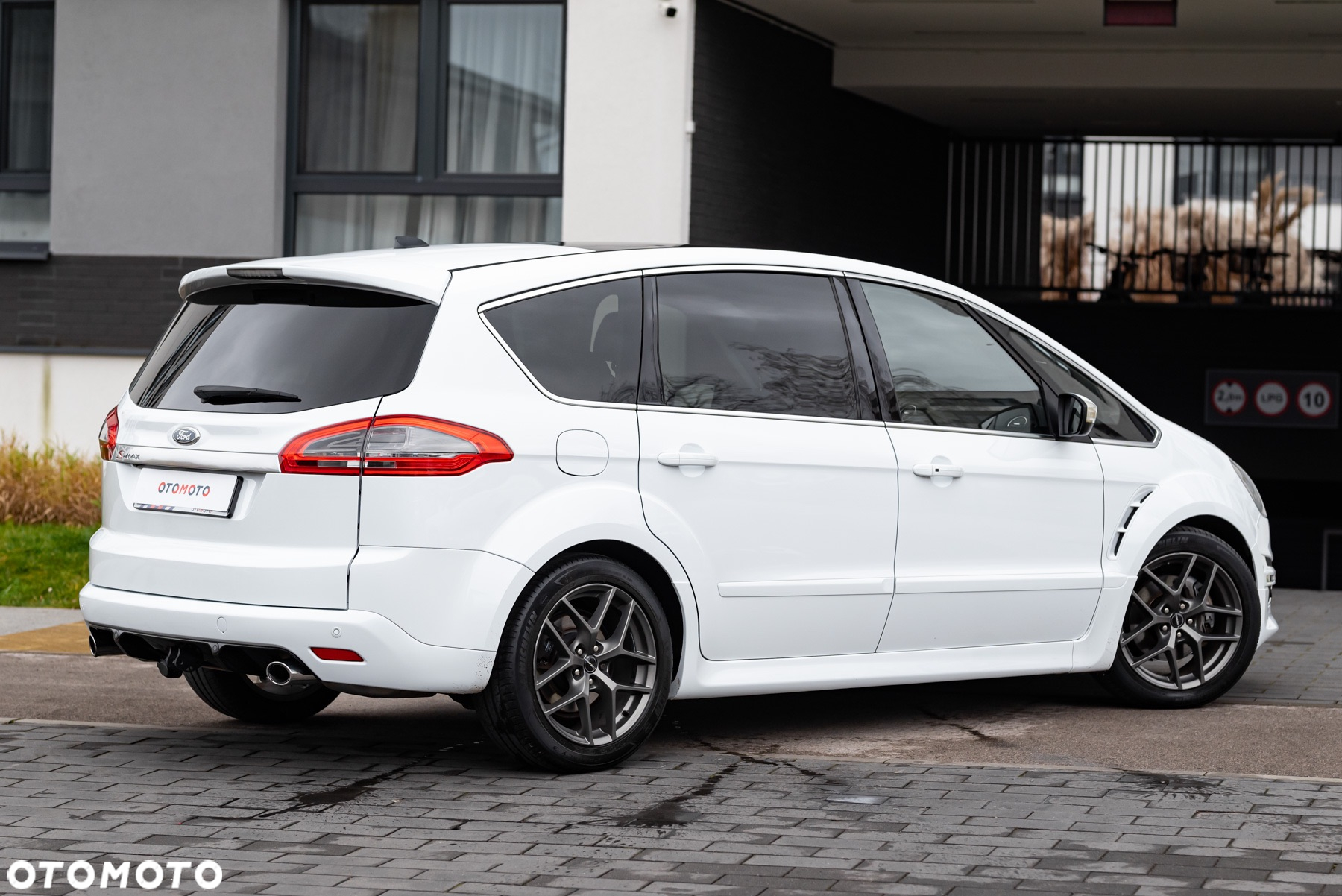 Ford S-Max 2.0 EcoBoost Titanium - 14