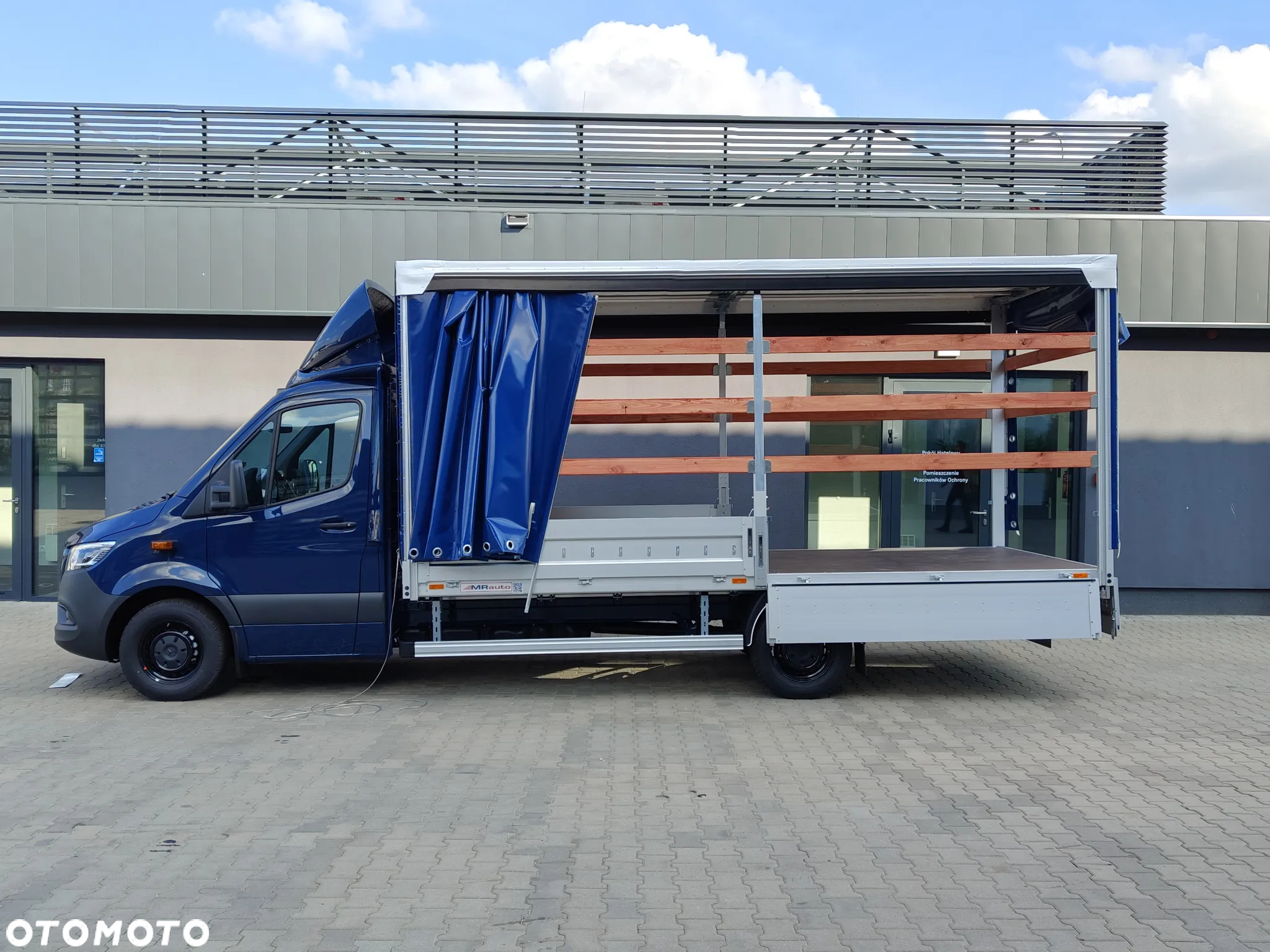 Mercedes-Benz Sprinter - 2