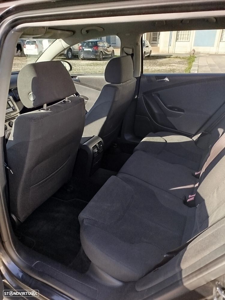 VW Passat Variant 2.0 TDI Confortline - 8