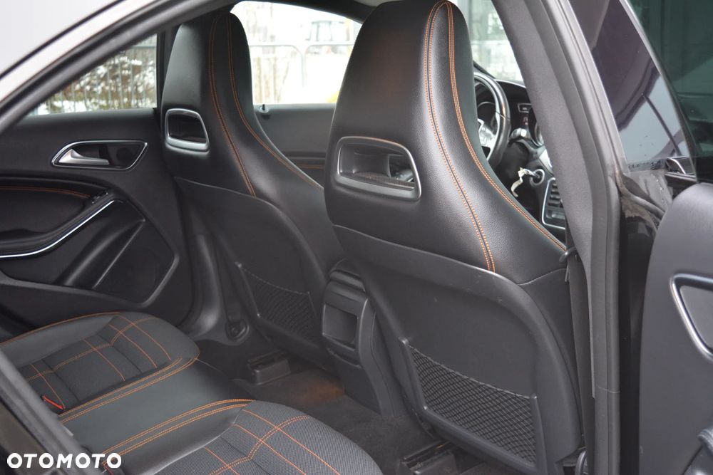 Mercedes-Benz CLA 180 7G-DCT StreetStyle - 10