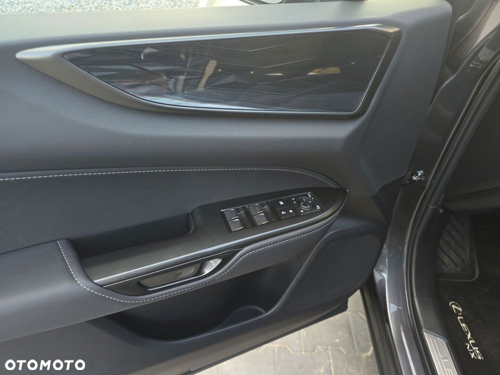 Lexus NX 350h Prestige AWD - 33