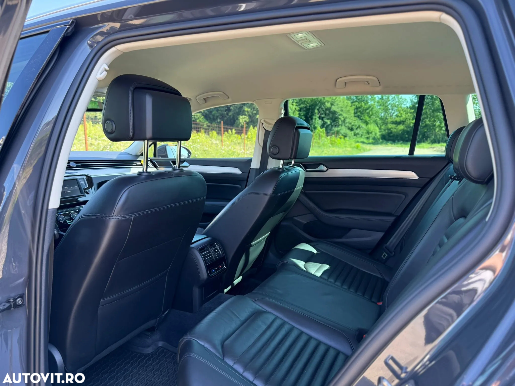 Volkswagen Passat Variant 2.0 TDI DSG 4Motion Highline - 14
