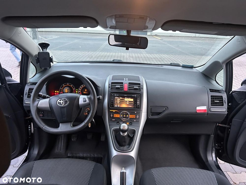 Toyota Auris 1.4 D-4D 2010 - 11