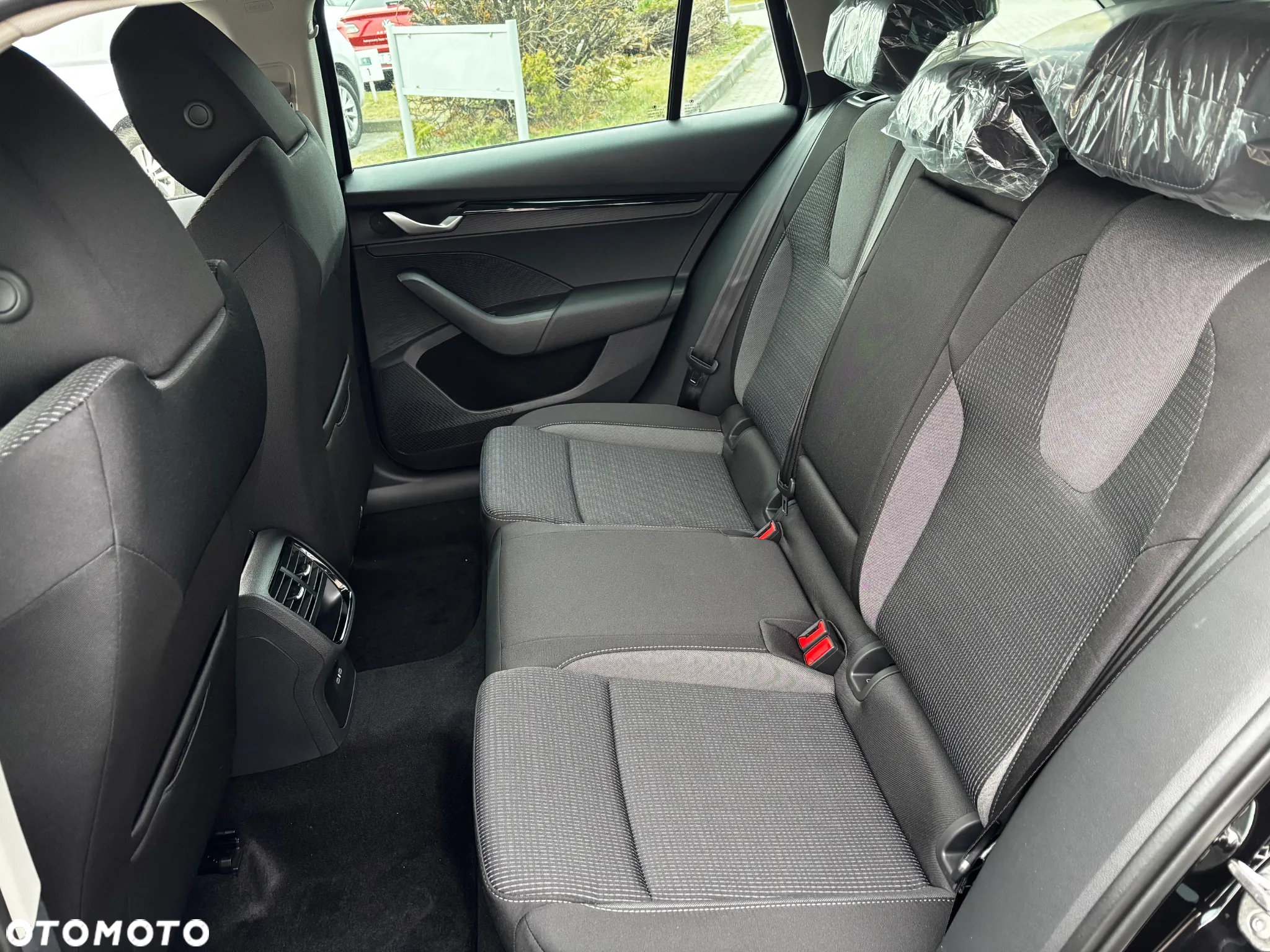 Skoda Octavia 1.5 TSI mHEV Selection DSG - 15