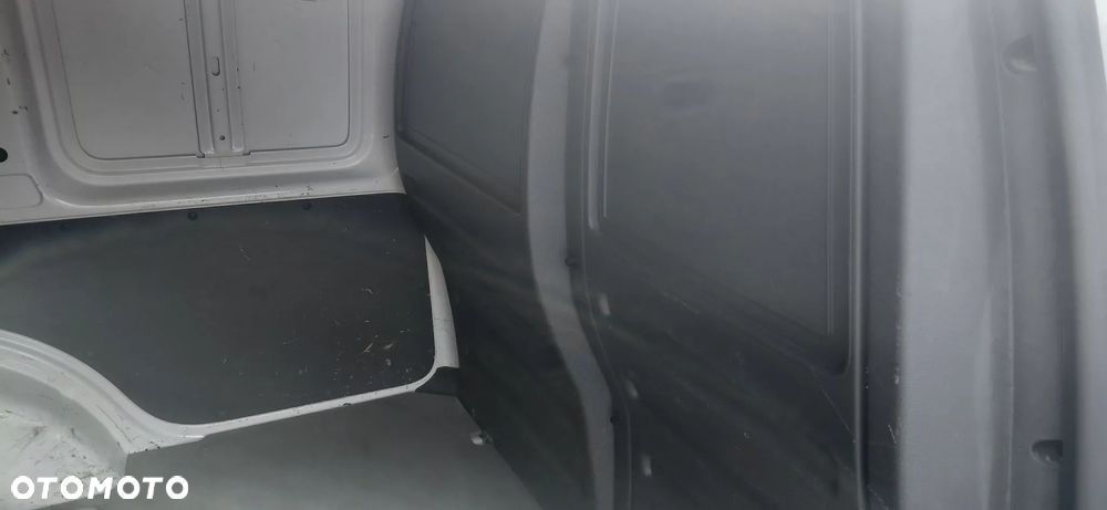 Volkswagen Caddy - 28