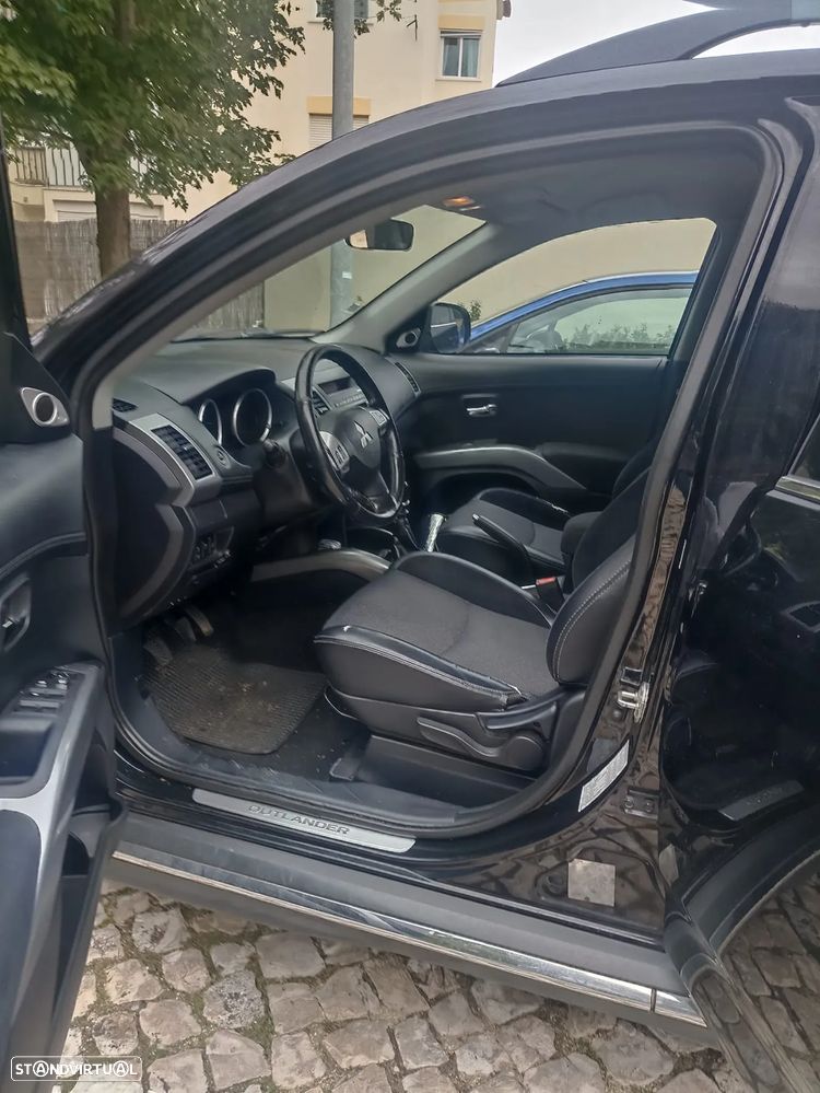 Mitsubishi Outlander - 3
