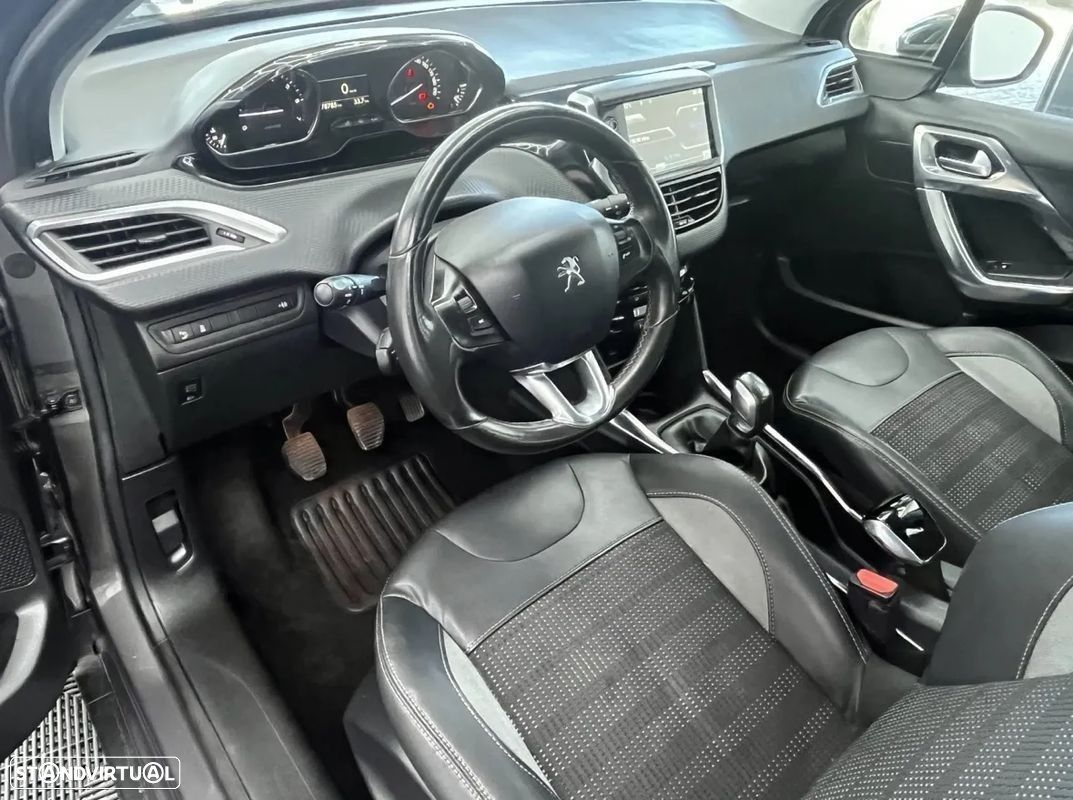 Peugeot 2008 1.2 PureTech Allure - 7