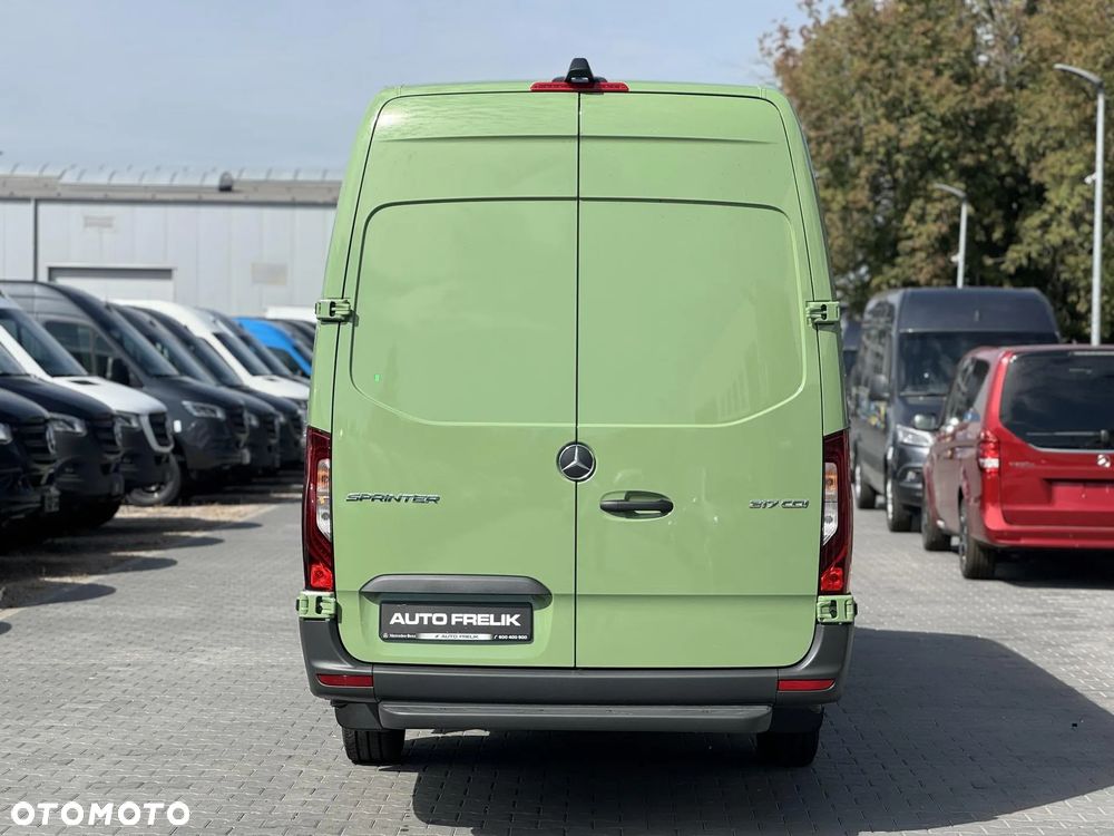 Mercedes-Benz Sprinter - 7