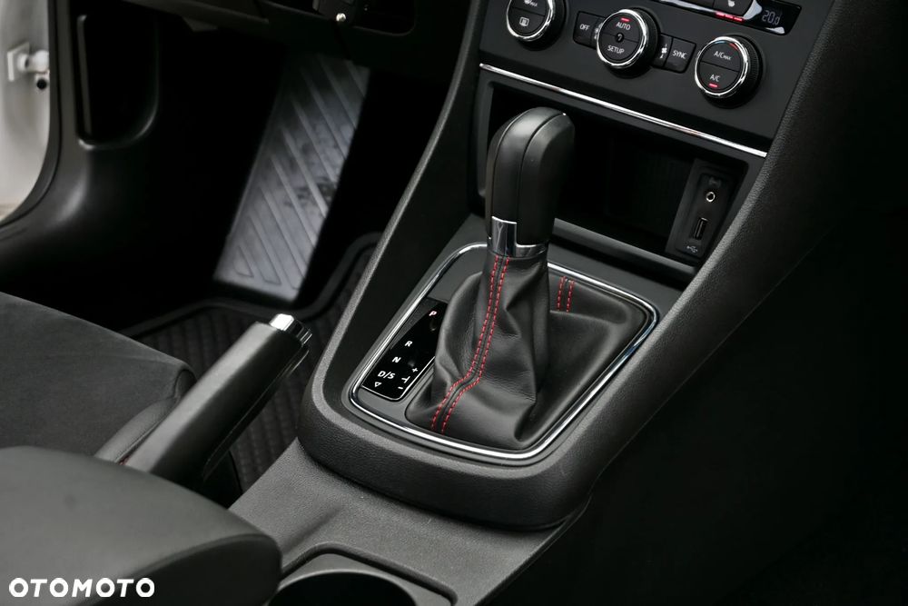 Seat Leon 2.0 TDI FR S&S DSG - 26