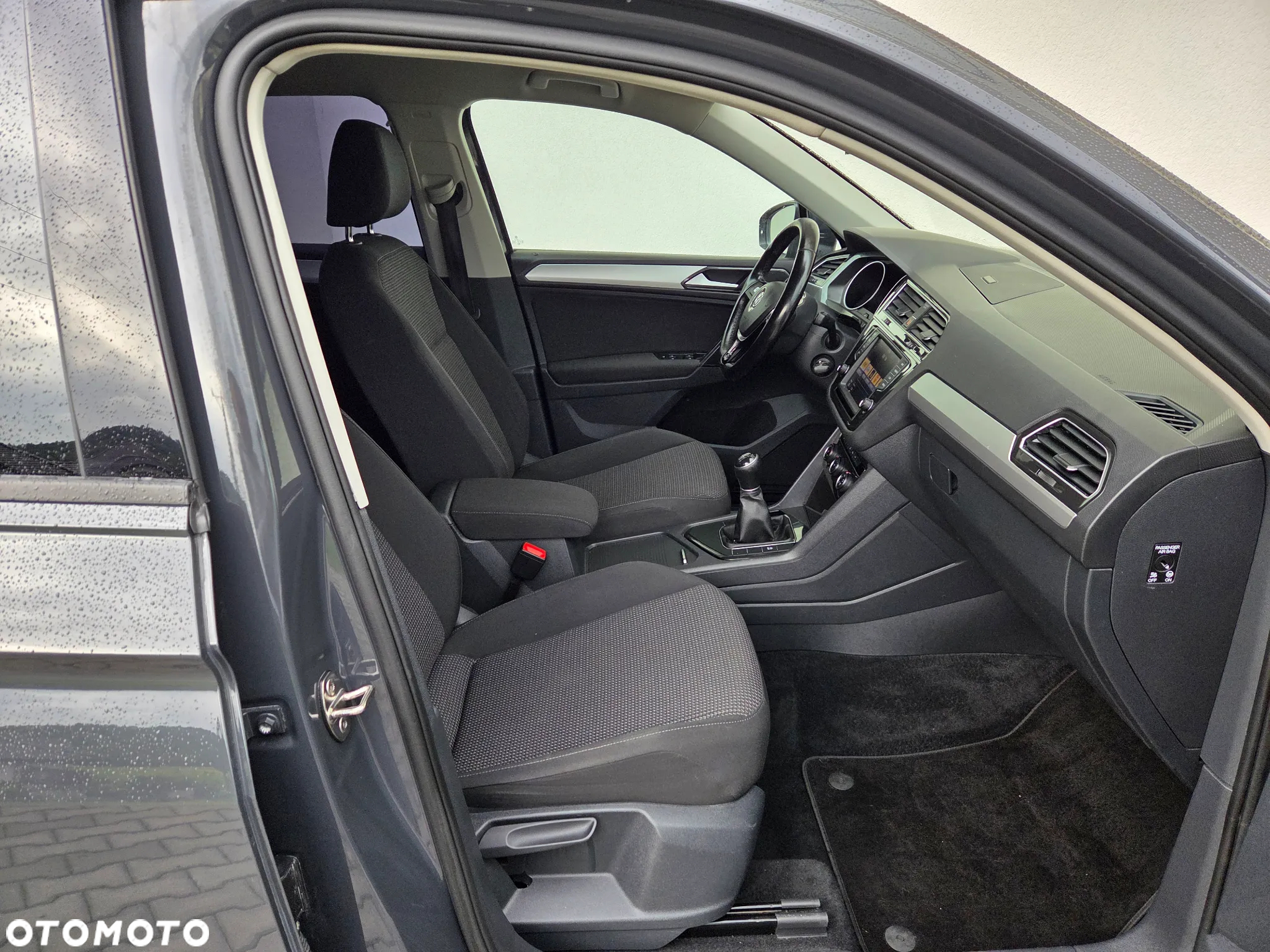 Volkswagen Tiguan - 11