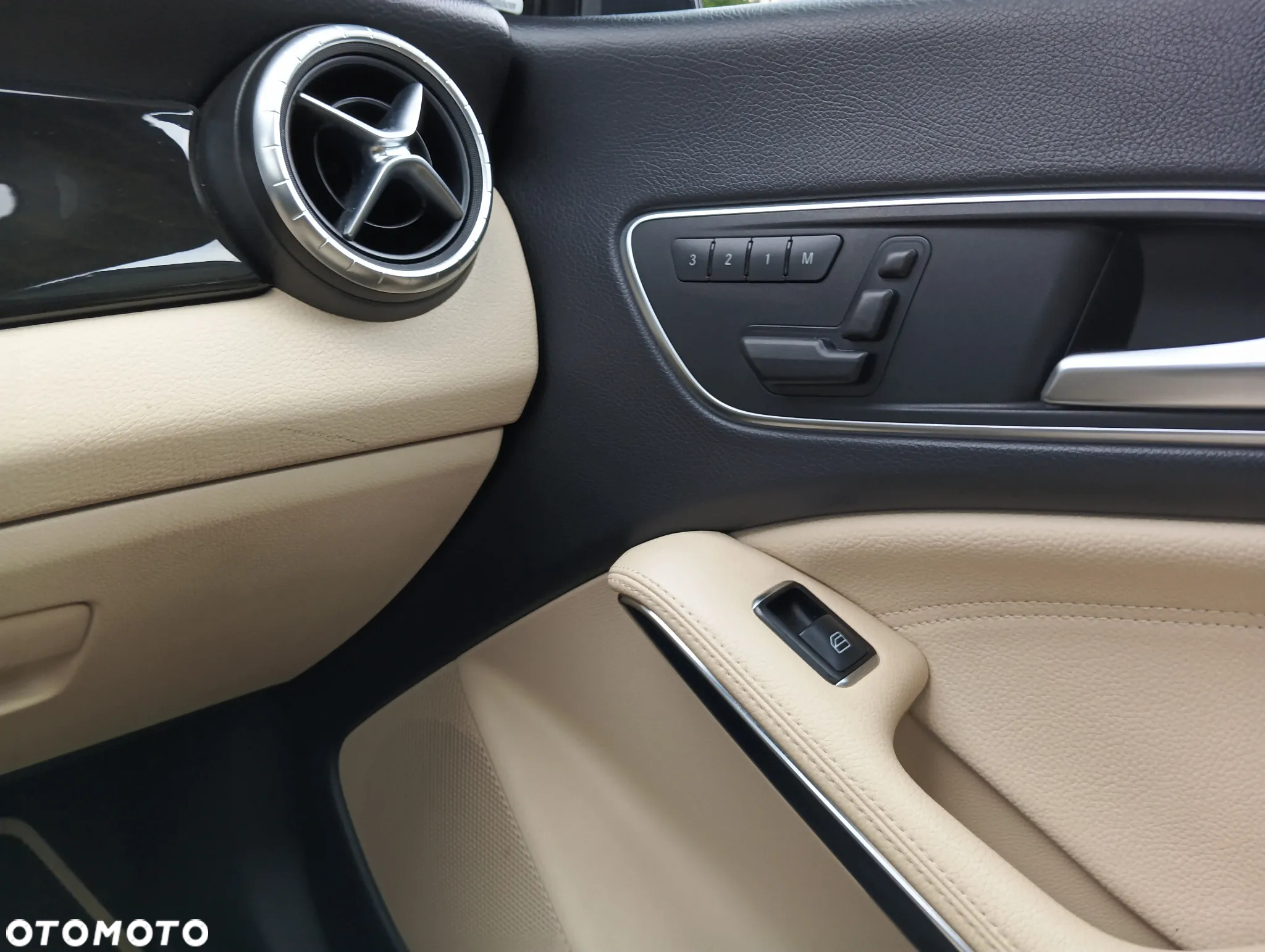 Mercedes-Benz CLA 250 4-Matic - 17
