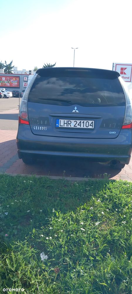 Mitsubishi Grandis - 25