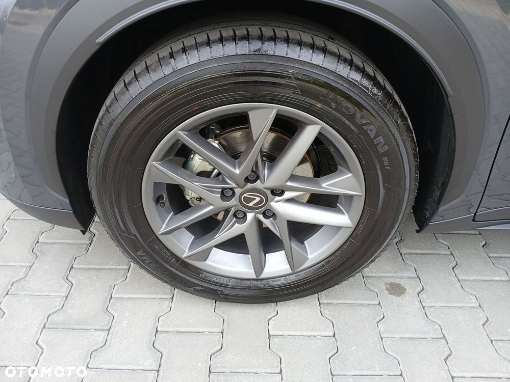 Lexus LBX 1.5 Hybrid - 27
