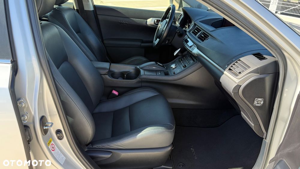 Lexus CT 200h Prestige - 10