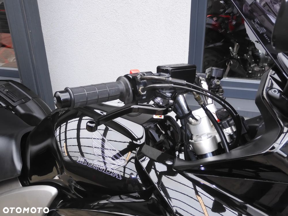 Honda CBF - 10