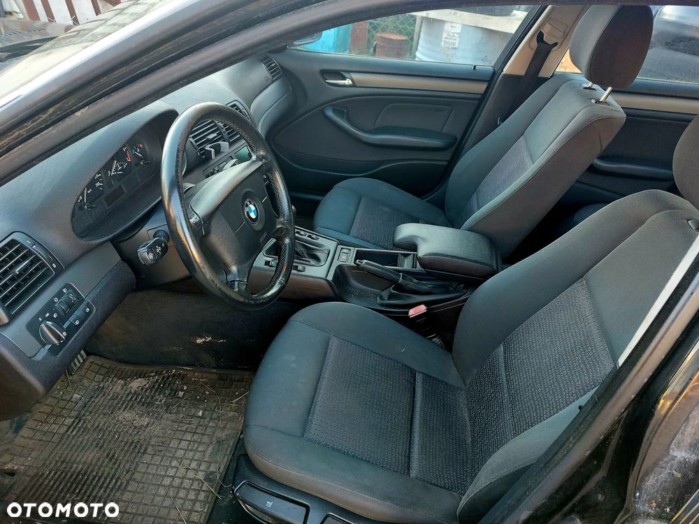 BMW Seria 3 318i - 10