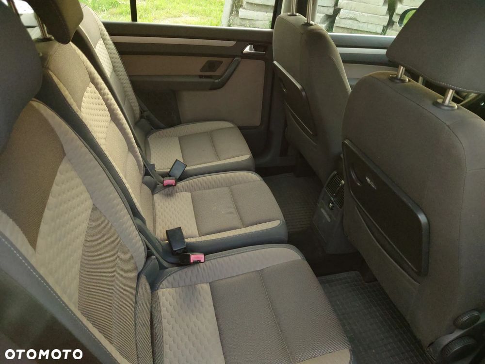 Volkswagen Touran 1.9 TDI DPF Cross DSG - 27