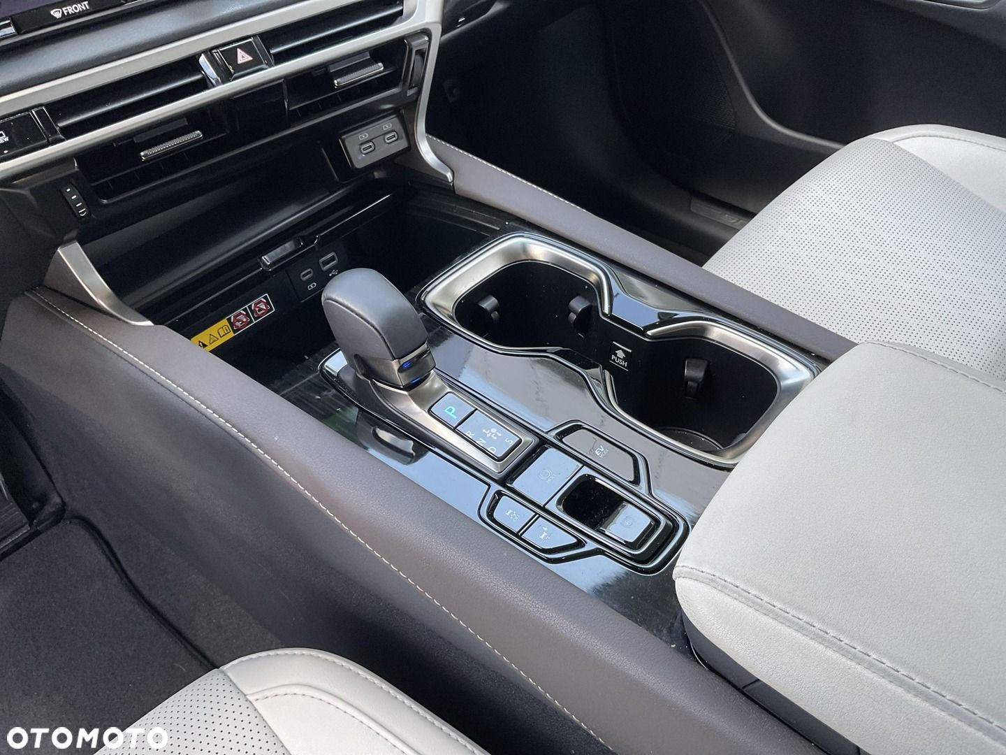 Lexus RX 350h F Sport Design - 20
