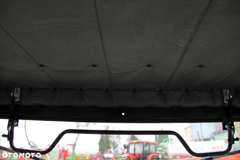 Kabina do ciągnika C- 360 Standard z błotnikami zielona - 6