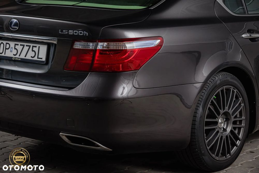 Lexus LS 600h Superior - 18