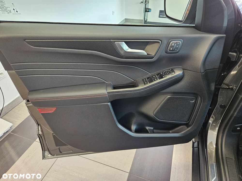 Ford Kuga 2.5 FHEV FWD ST-Line X - 18