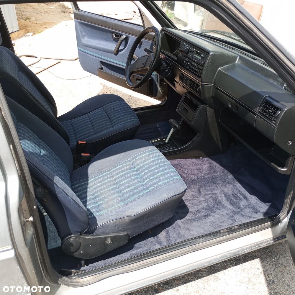 Volkswagen Golf - 24