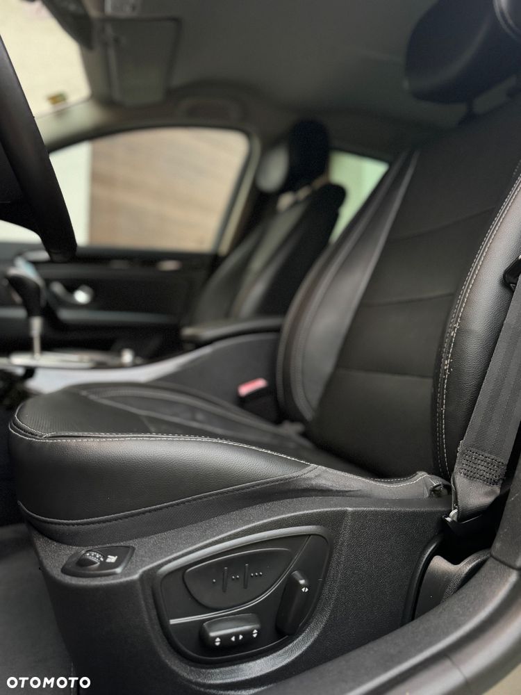 Renault Laguna 2.0 dCi Initiale - 21