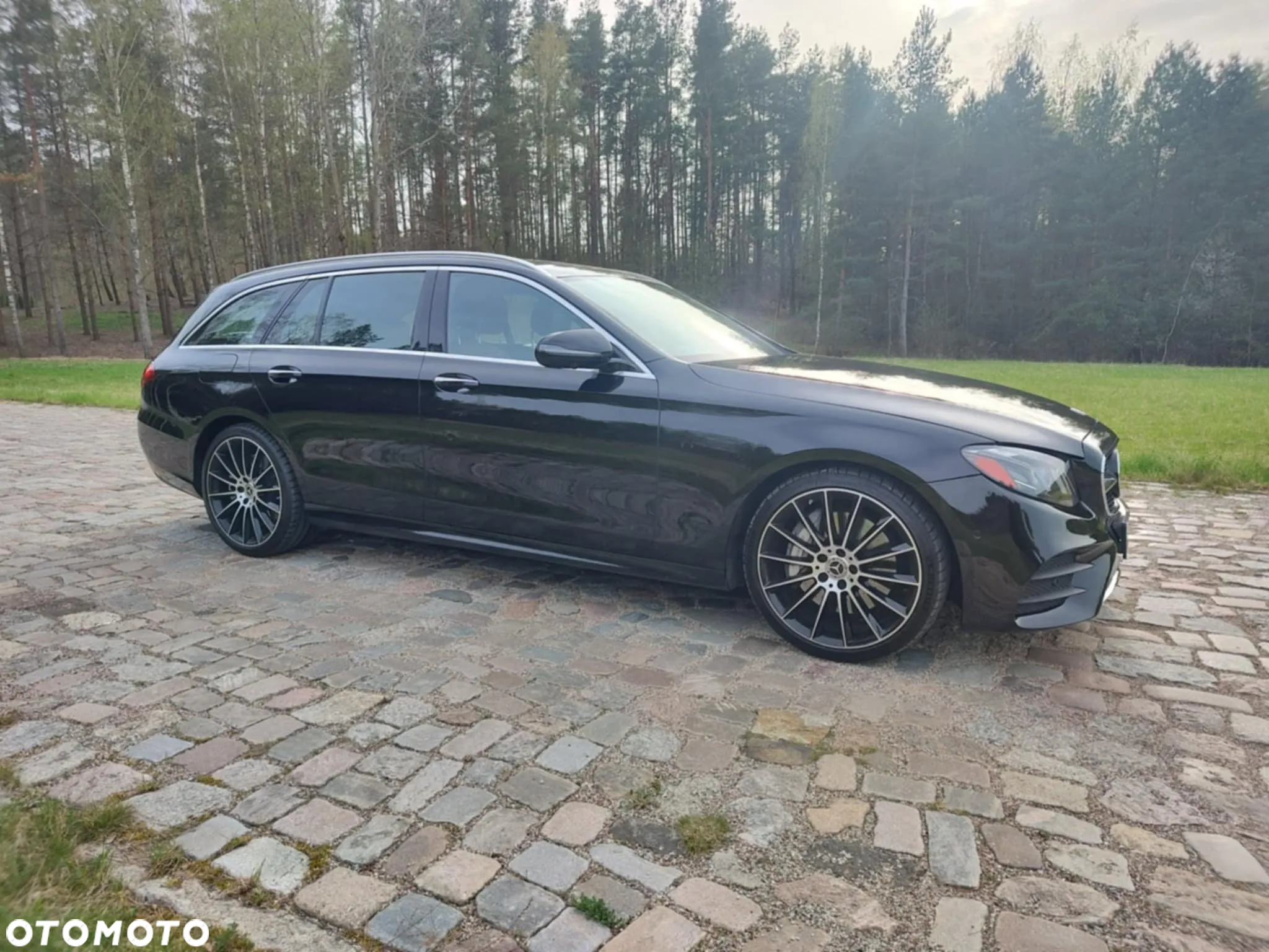 Mercedes-Benz Klasa E 400 4Matic T 9G-TRONIC AMG Line - 13