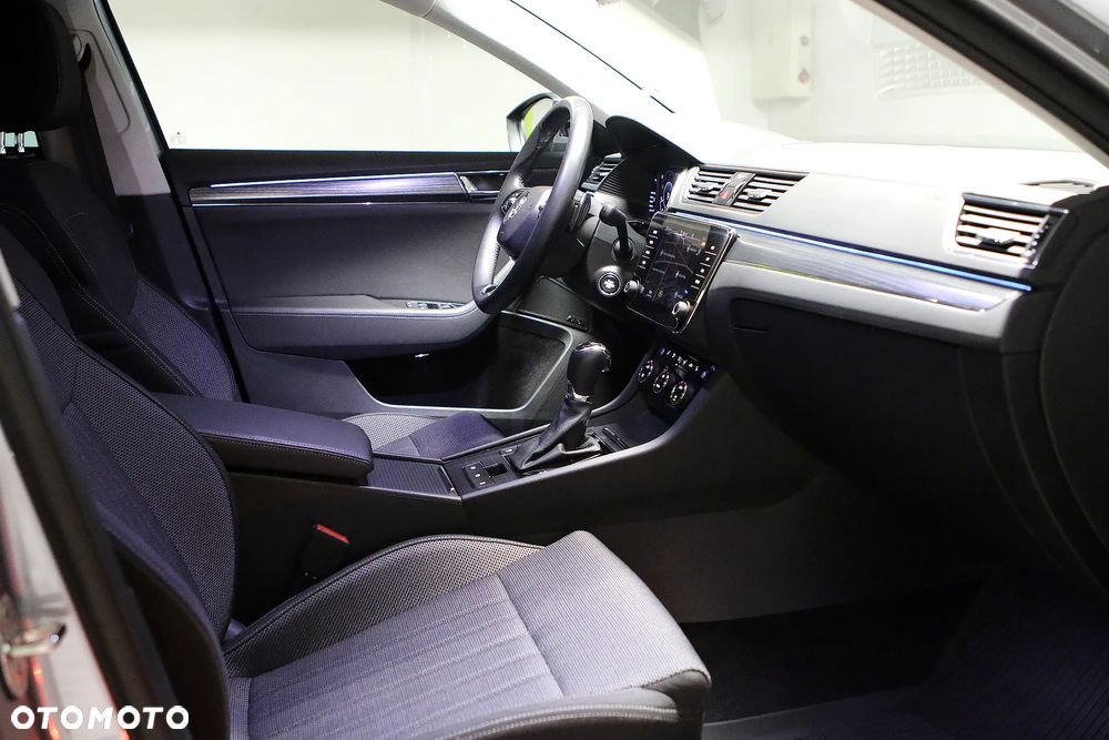 Skoda Superb 2.0 TSI Style DSG - 24