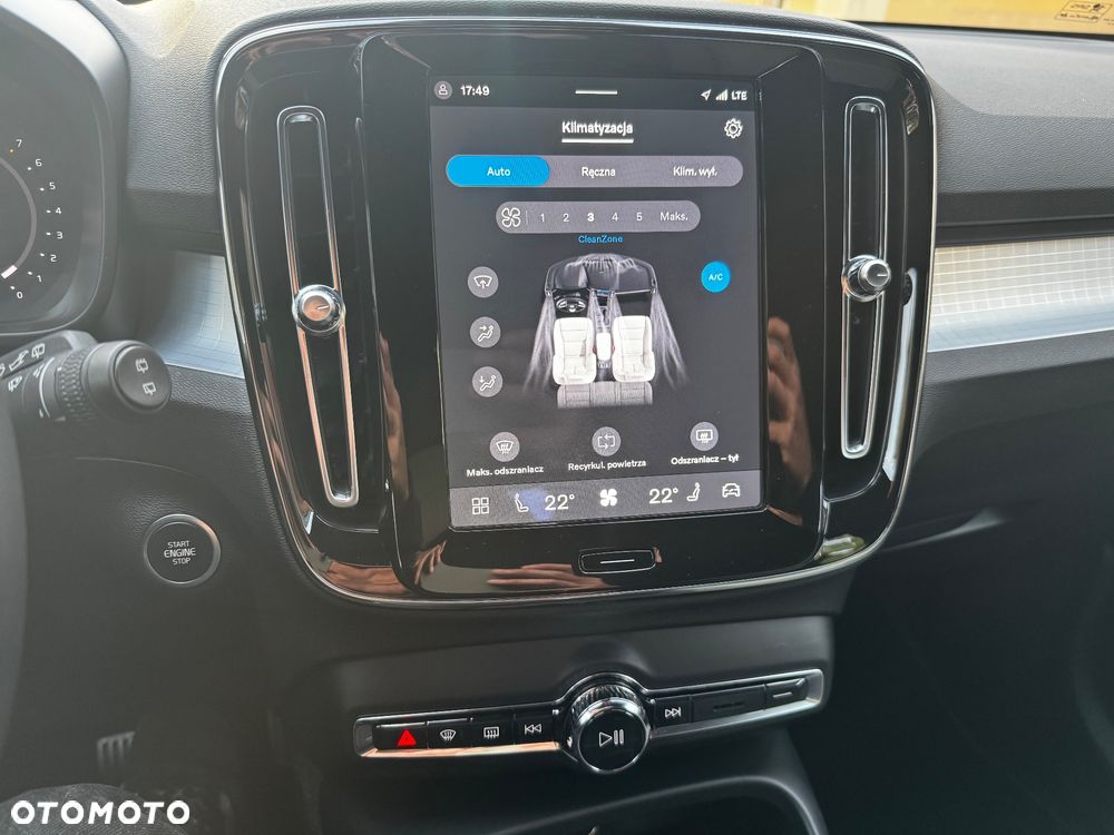 Volvo XC 40 B3 Plus Bright - 25