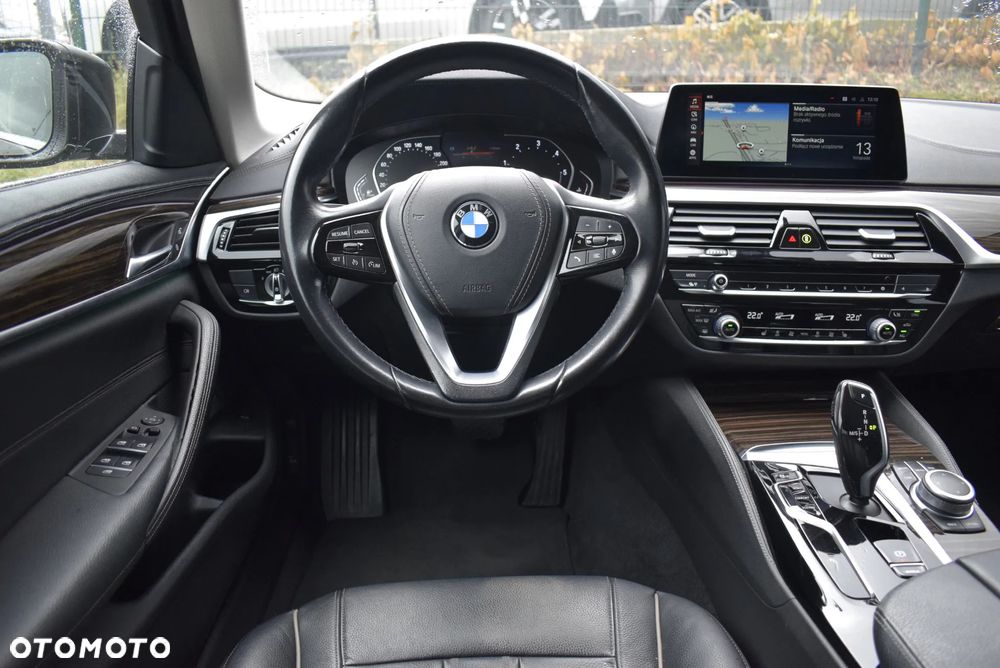 BMW Seria 5 518d Luxury Line - 9