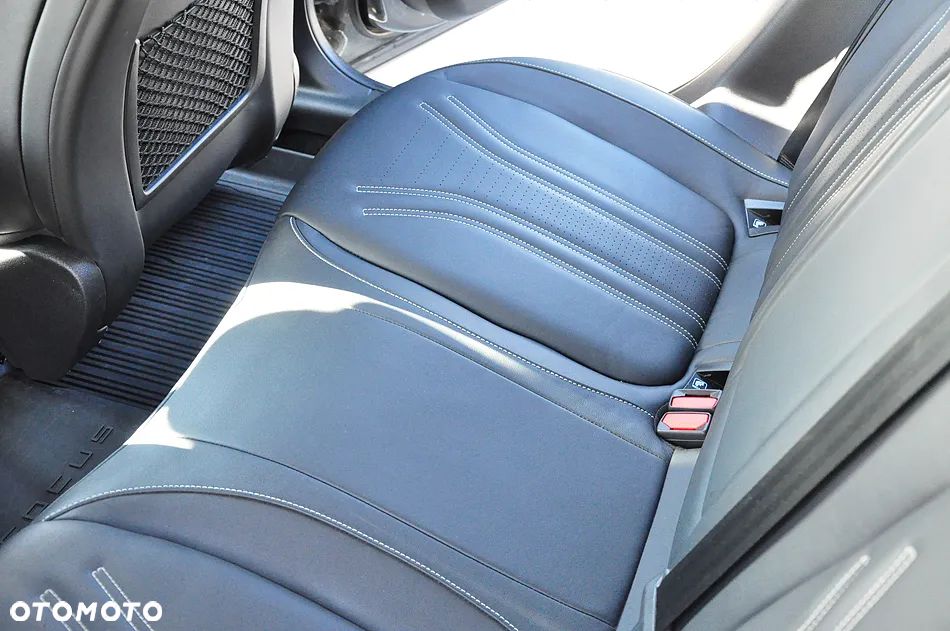Ford Focus 1.5 EcoBoost Vignale - 34