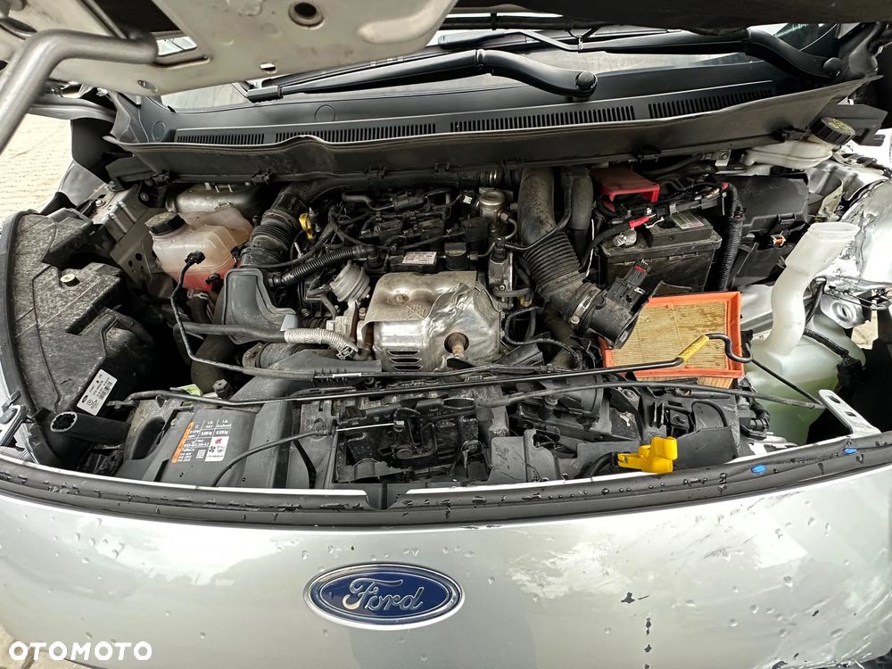 Ford Transit Courier - 14