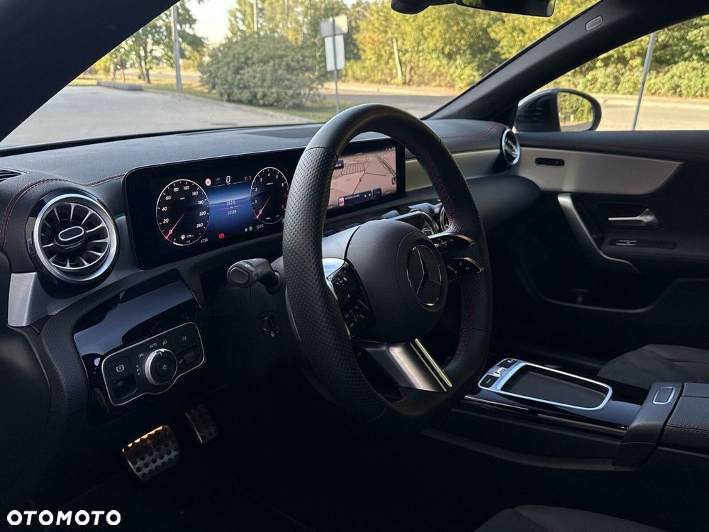 Mercedes-Benz CLA 200 AMG Line 7G-DCT - 14