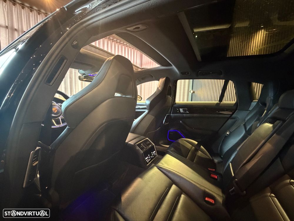 Porsche Panamera Sport Turismo 4 E-Hybrid Platinum Edition - 32