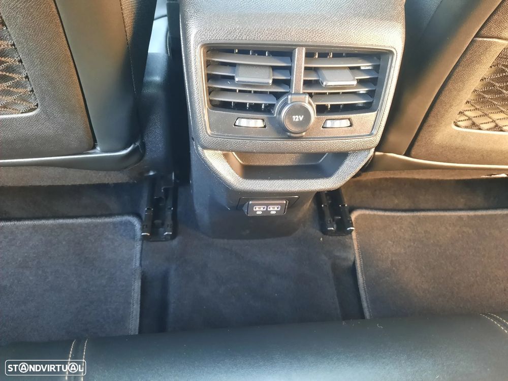 Peugeot 3008 1.6 Hybrid GT Pack e-EAT8 - 43