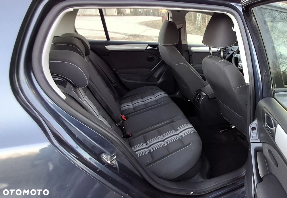 Volkswagen Golf 1.6 TDI DPF MATCH - 12