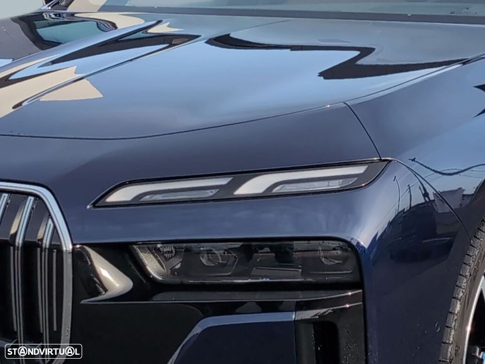 BMW 750 750e xDrive Pack Desportivo M - 3