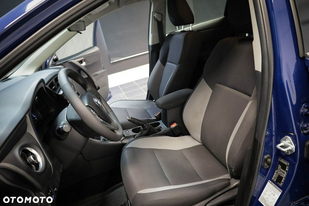 Toyota Auris - 13