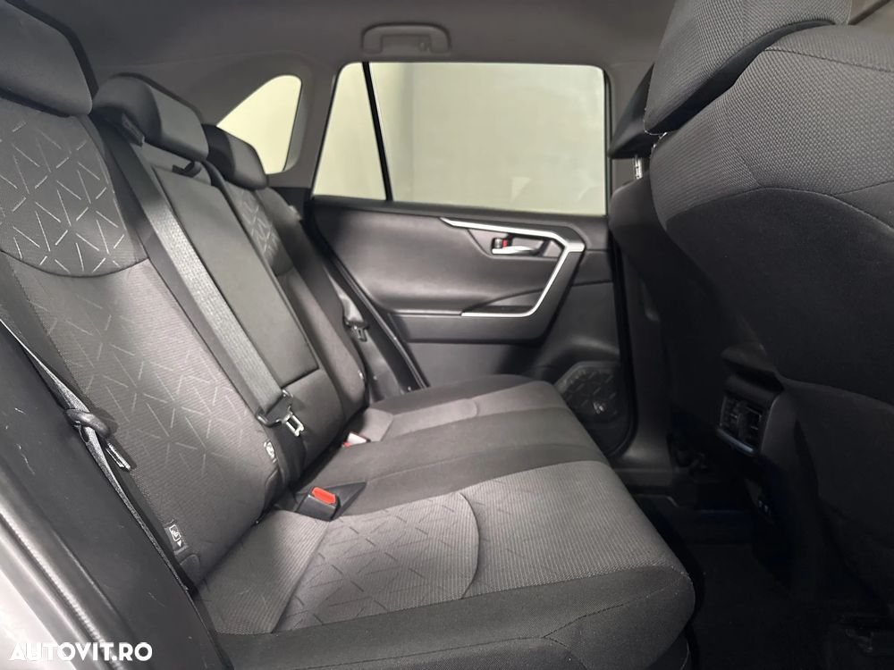 Toyota RAV4 - 13