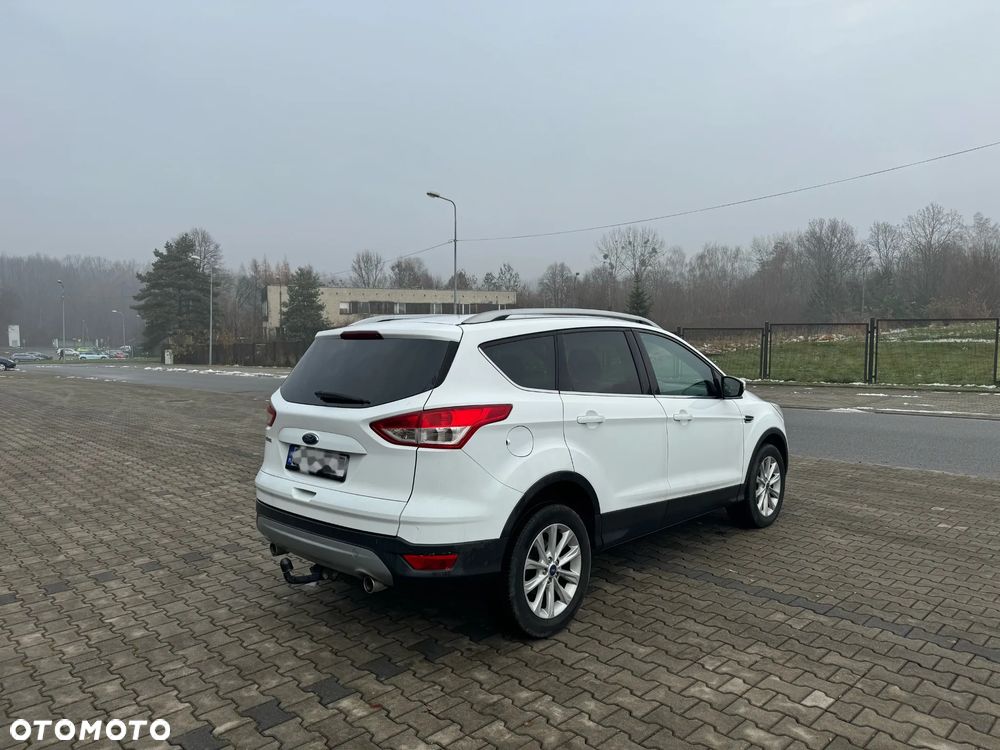 Ford Kuga 2.0 TDCi 2x4 Titanium - 5