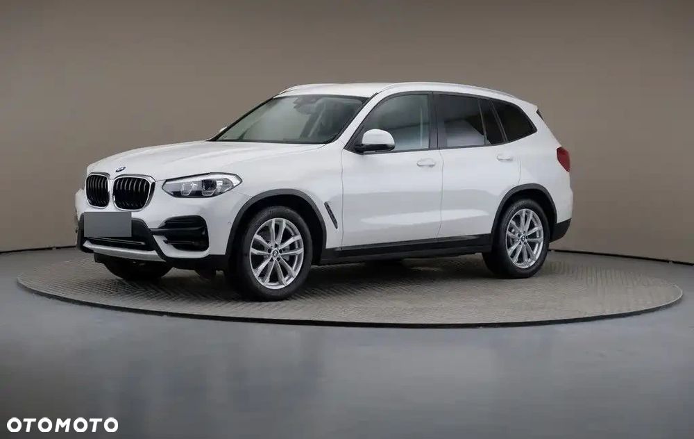 BMW X3 xDrive20i Advantage - 4