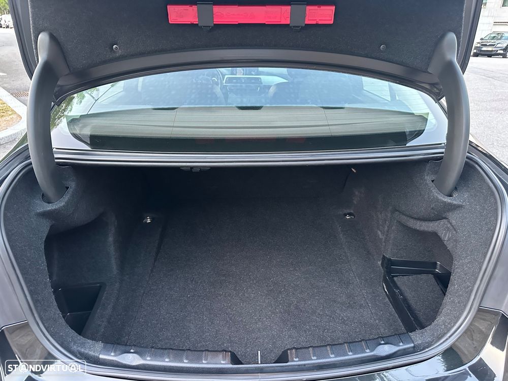 BMW 320 d Auto Line Modern - 33