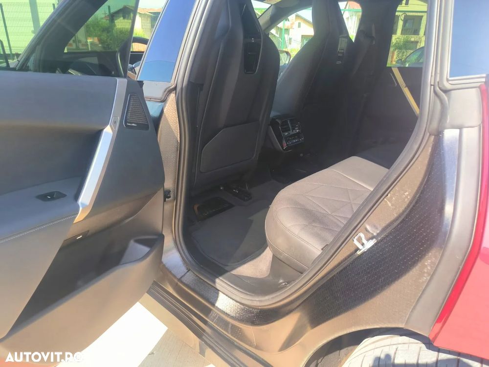 BMW iX xDrive50 - 11