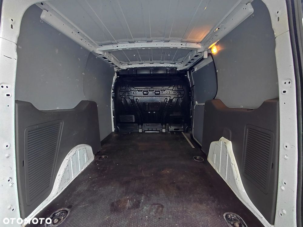 Ford Transit Connect - 8